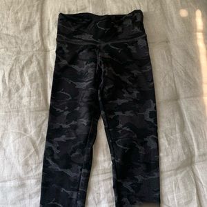 Flywheel black camo leggings